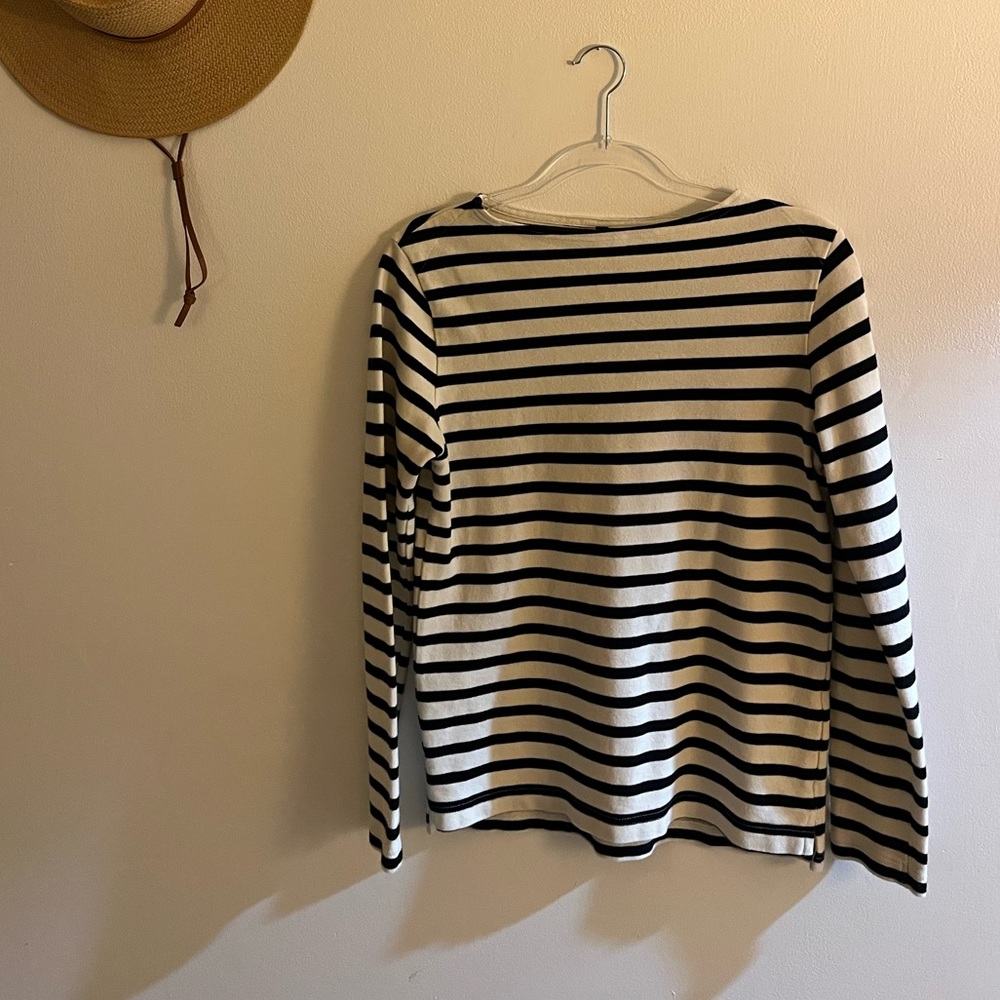 Black and White Stripe long Sleeve Top